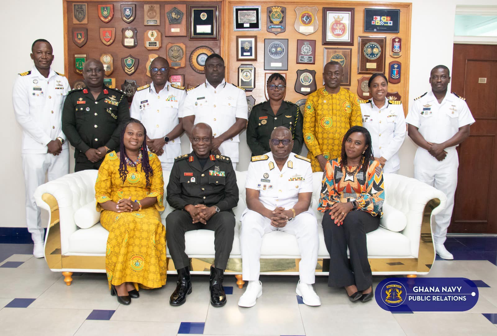 group pic with naval chief 24