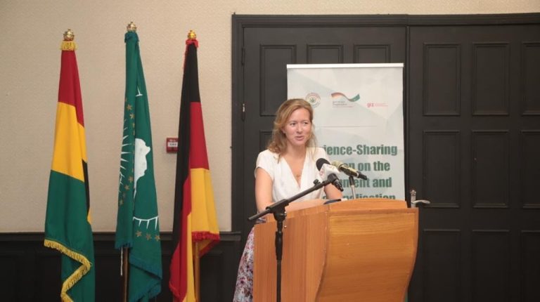 white lady at exp sharing 23