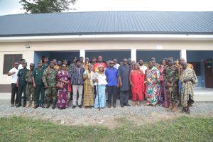 group pic at leklebi kami health centre 24